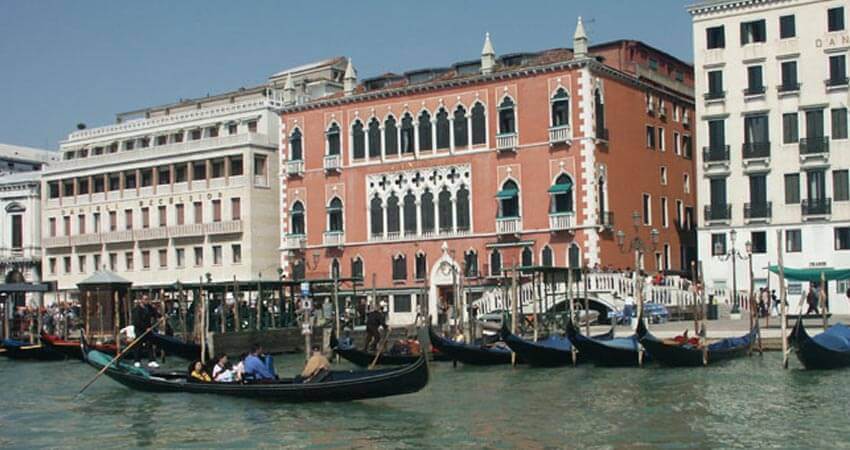 Pacchetti per il Minuetto al Ridotto, il grande evento del carnevale di Venezia